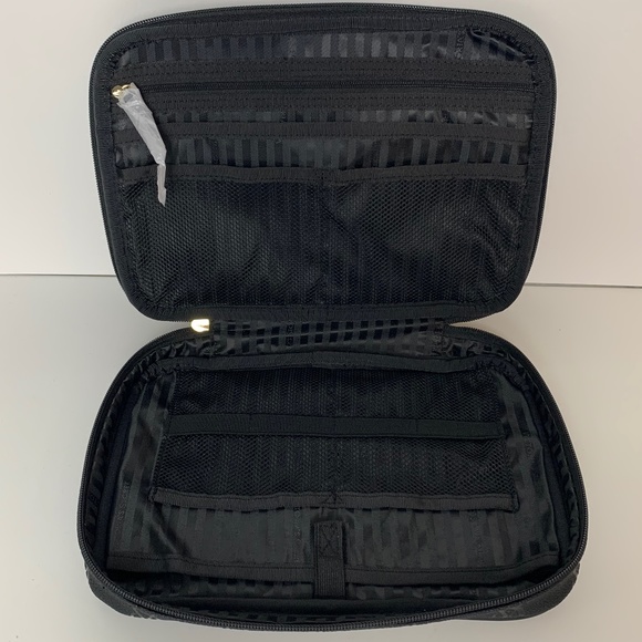 Victoria’s Secret Tech Sleeve - Picture 6 of 10